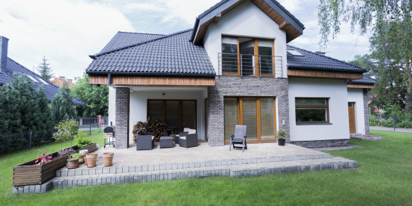 Inversores, Intermediarios, Agentes y Brokers Inmobiliarios en Leganés · Casas de Montaña